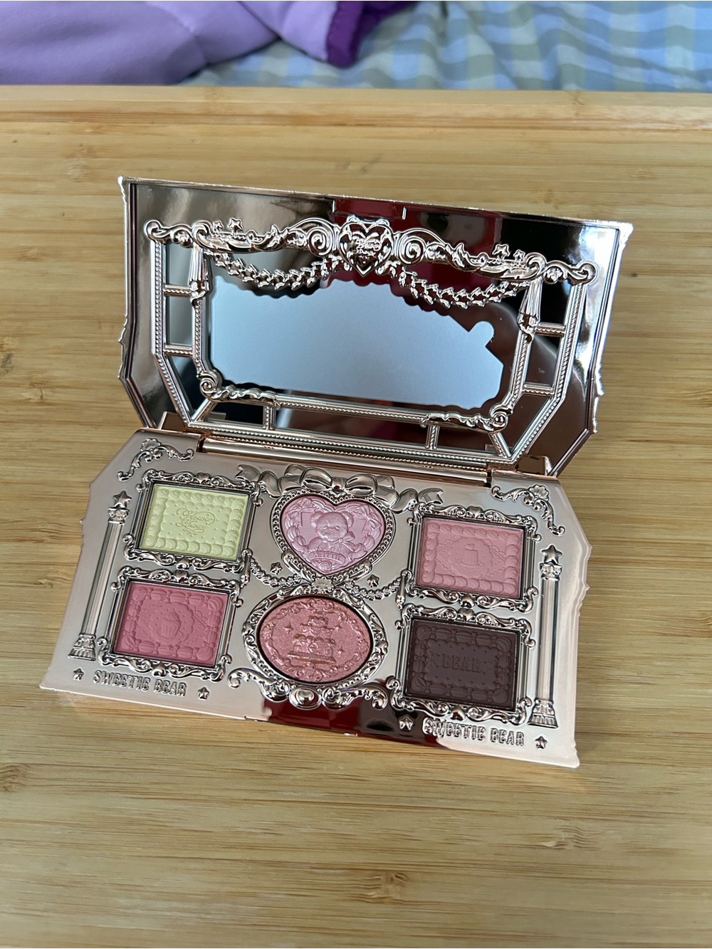 Flower Knows The Sweetie Bear Series 6-Color Makeup Palette